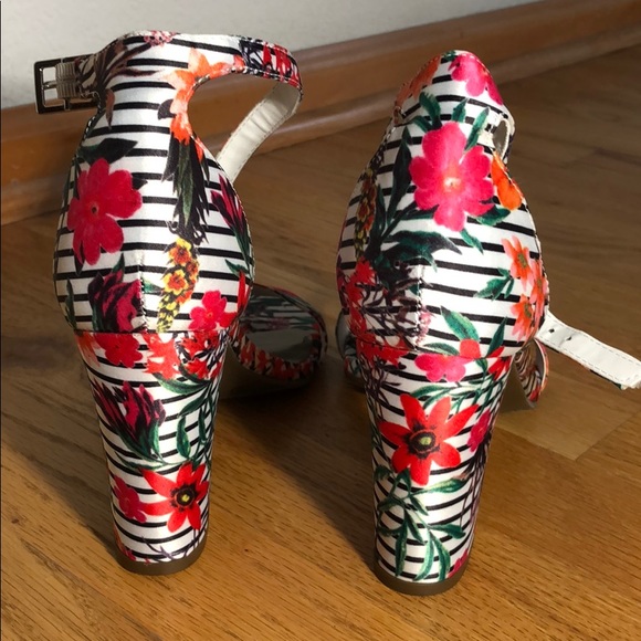 Worthington Floral Heels!!! - Picture 4 of 6
